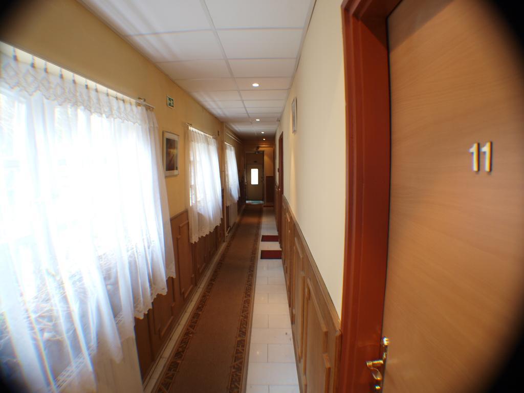 Hotel Galcsik Fogado Salgótarján Exterior foto